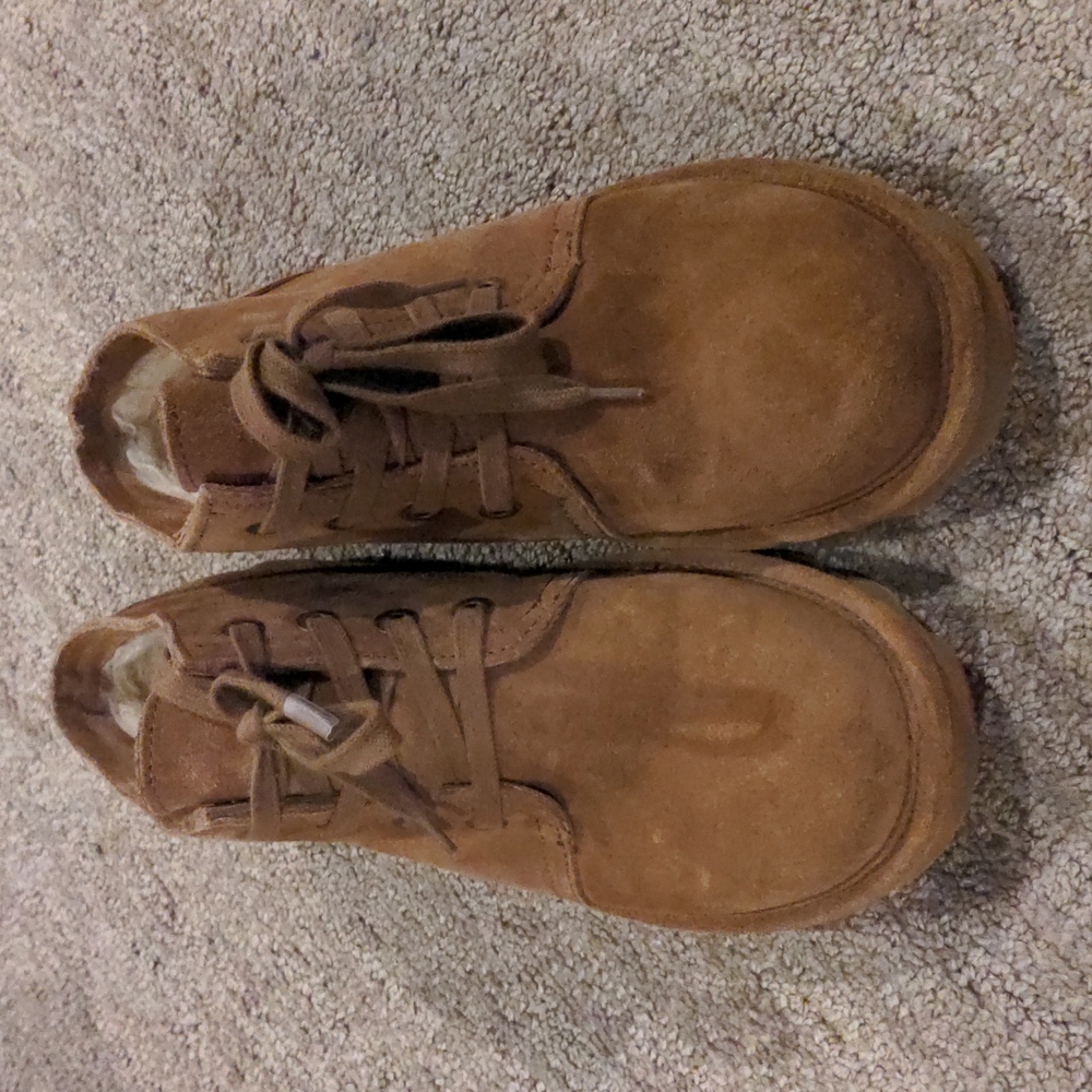 Bearpaw boots size 8